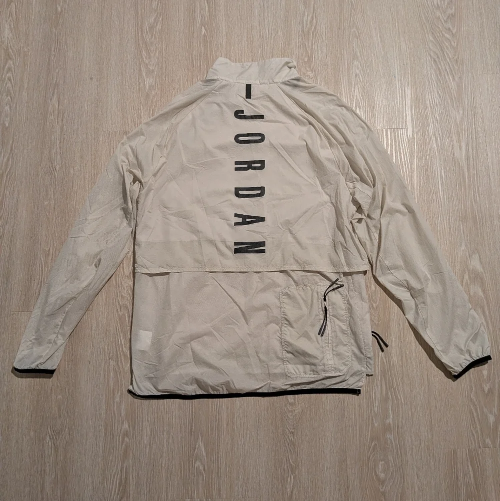 Jordan Jacket Men's Medium Windbreaker Spell Out Pockets Lightweight - Picture 2 of 10